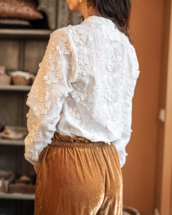 achterkant witte broderie blouse