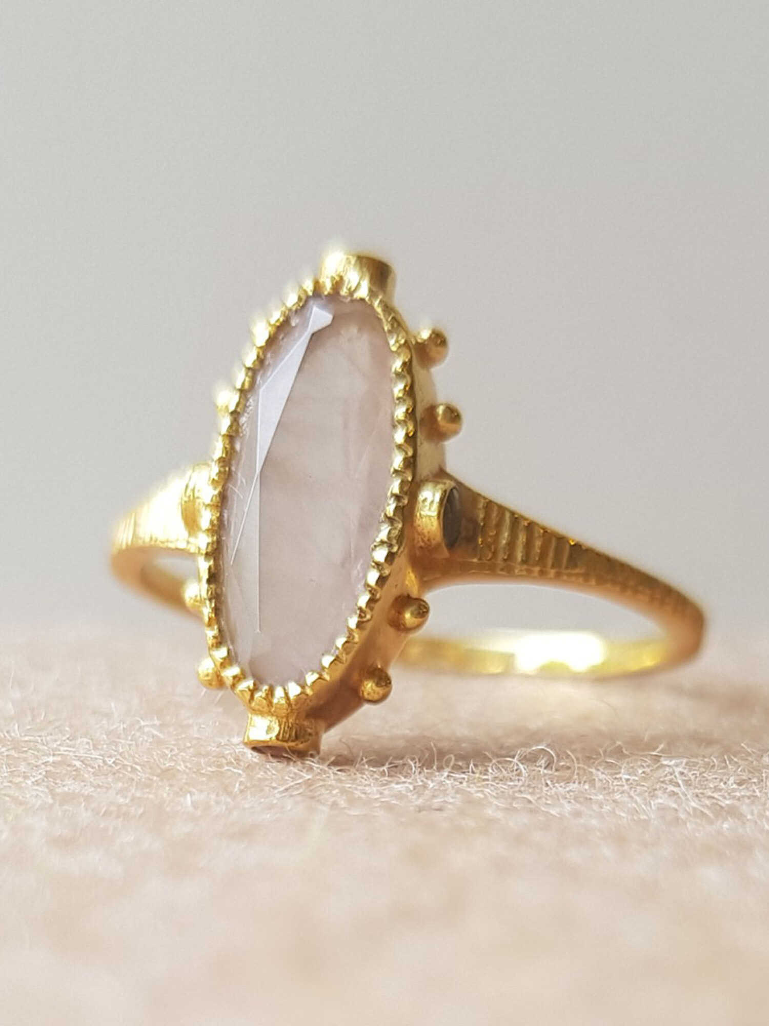 bohemian vergulde ring met rozenkwarts