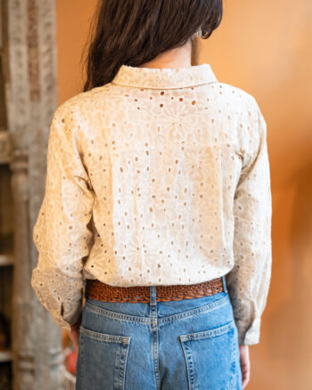 achterkant lichtgele broderie blouse