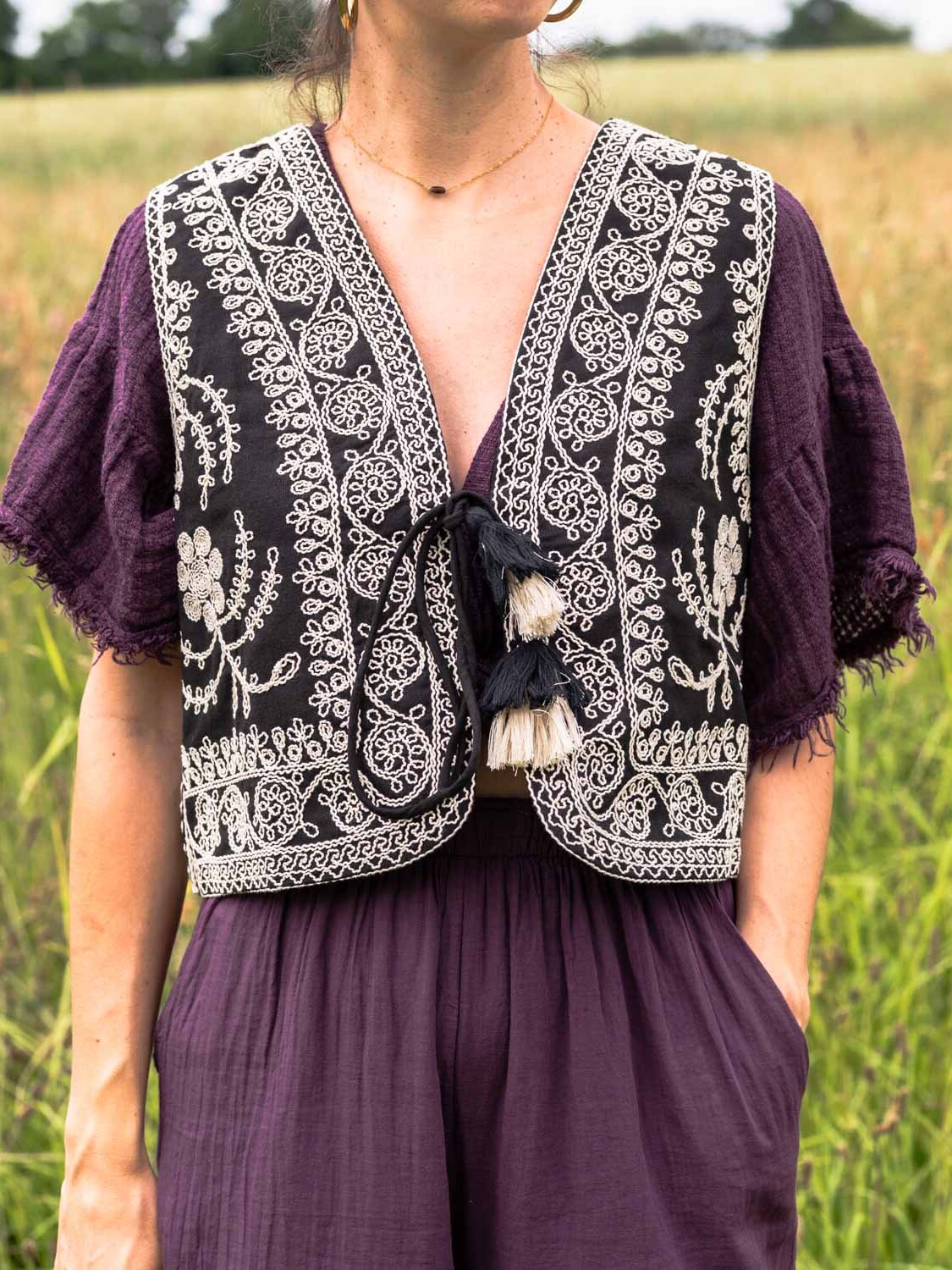 Boho gilet Noor – zwart & wit in perfecte balans