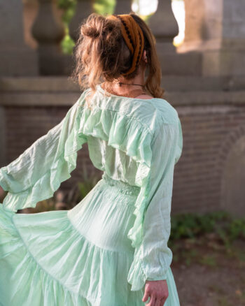 De Malva top met geschulpte rand in mintgroen – luchtig, vrouwelijk en perfect te combineren.