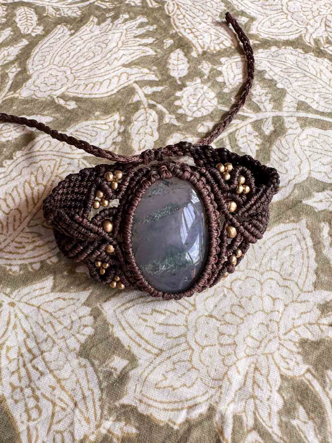 Macramé armband Luna – handgemaakte boho armband van katoen