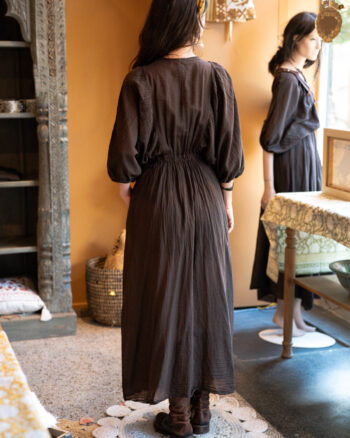 Donkerbruine boho jurk ‘Moïse’ – achterkant